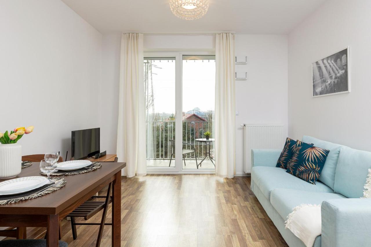 Stacja Wola Apartments With Parking By Noclegi Renters Warszawa Exteriör bild